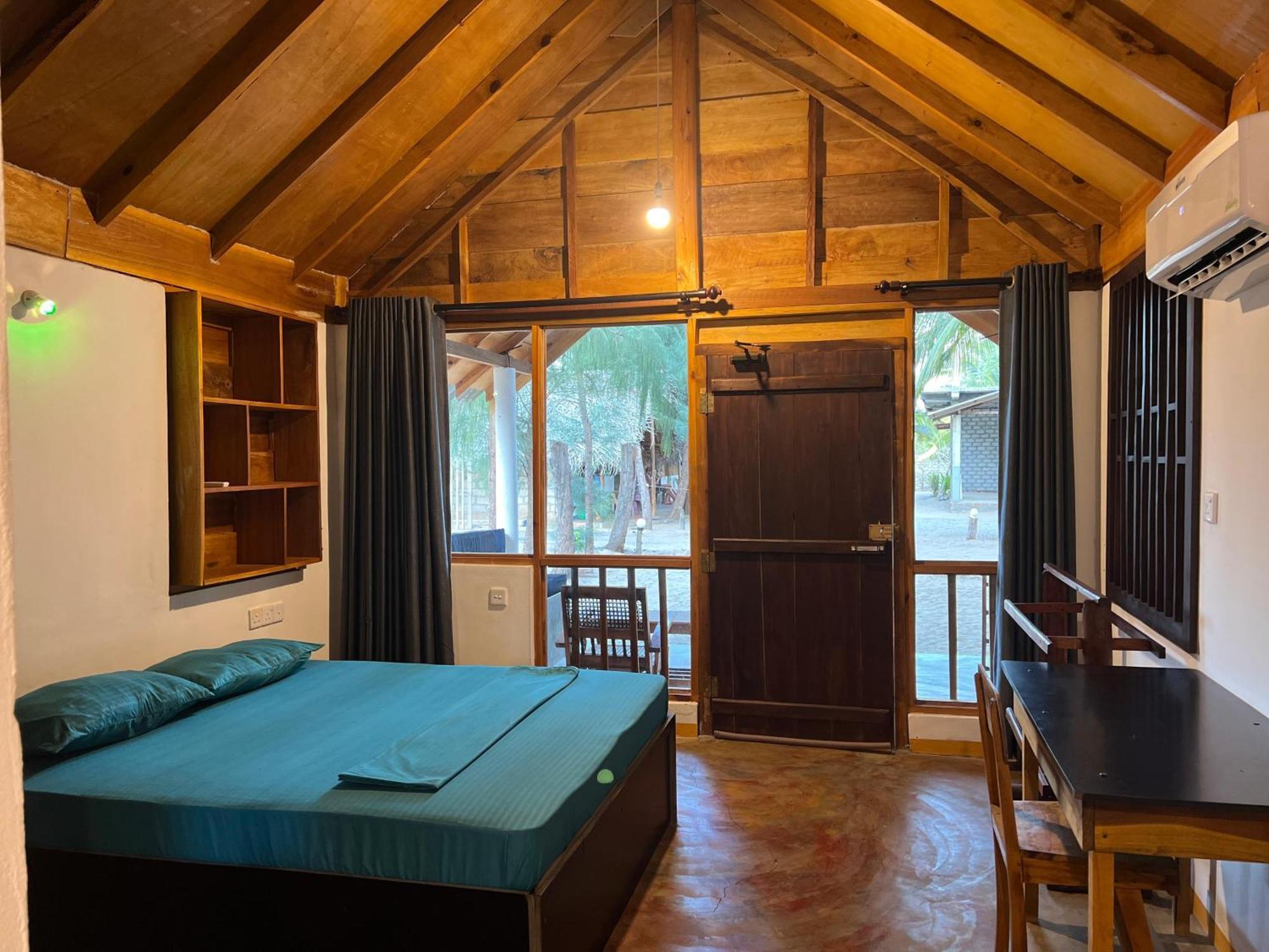 Sand Dune Beach Resort & Surf Camp Arugam Bay Bagian luar foto